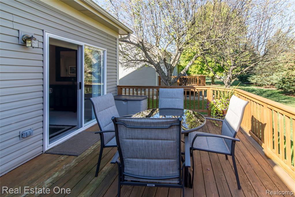 568 Woodhaven Drive, Walled Lake, MI 48390 — Photo 8