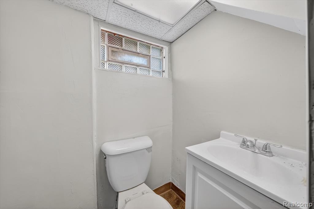 15888 Ohio Street - Photo 5