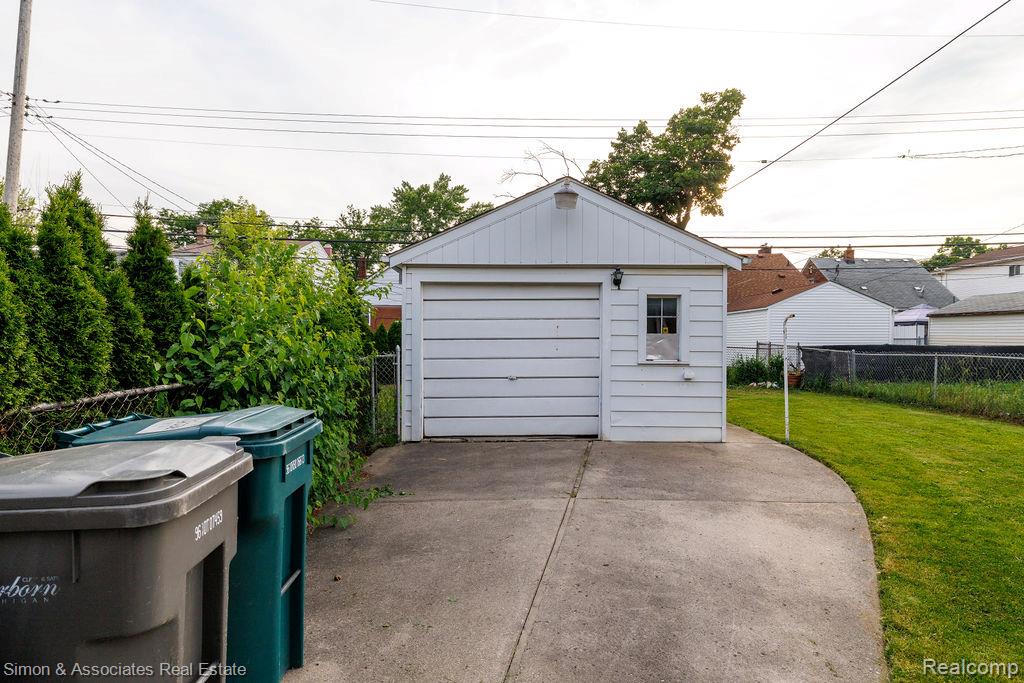 6109 Barrie Street, Dearborn, MI 48126 — Photo 8