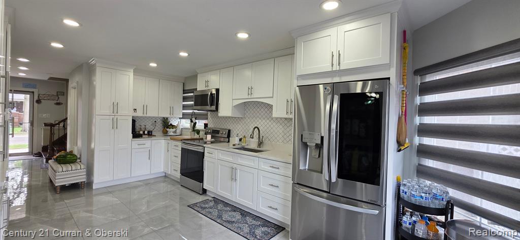 7701 APPOLINE Street, Dearborn, MI 48126 — Photo 11