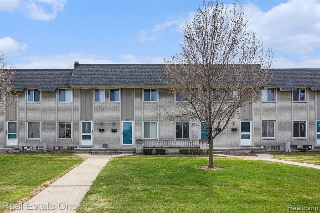 4288 15 MILE Road, Sterling Heights, MI 48310 — front exterior