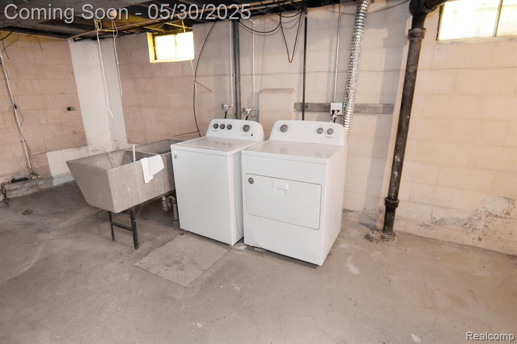 624 MAXINE Street, Flint, MI 48503 — Photo 13