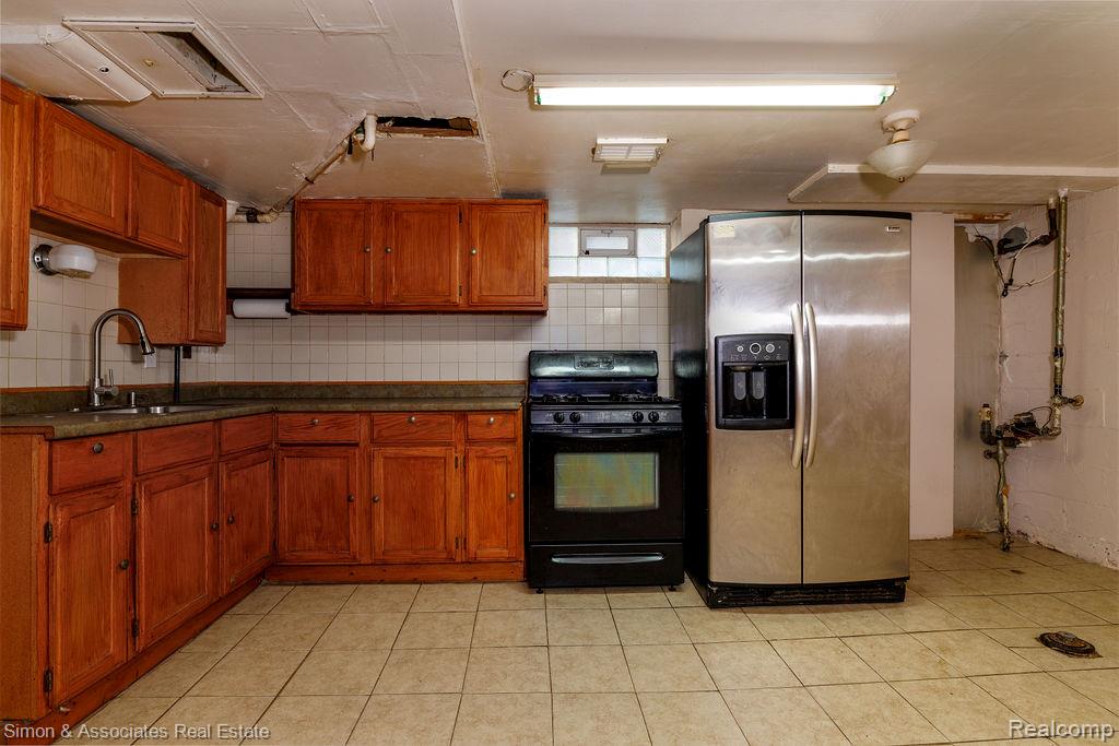 6109 Barrie Street, Dearborn, MI 48126 — Photo 19