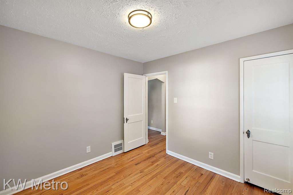 531 ALBANY Street, Ferndale, MI 48220 — Photo 8