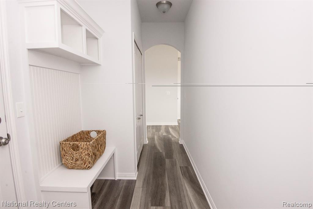 10465 Valley Drive, Goodrich Vlg, MI — Photo 18