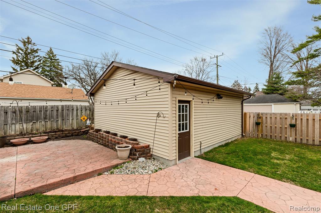 1488 Roslyn Road, Grosse Pointe Woods, MI 48236 — Photo 35