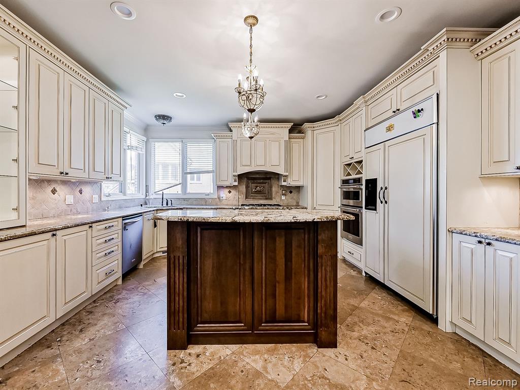 5570 HAMPSHIRE Drive, West Bloomfield, MI — Photo 20