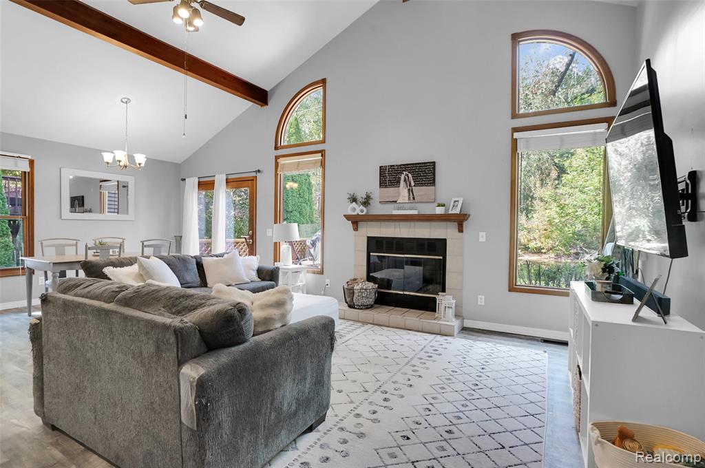8532 Pettysville Road, Pinckney, MI 48169 — Photo 6