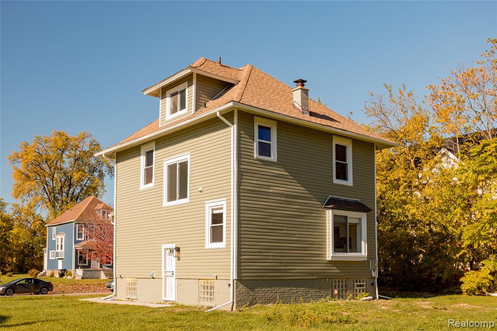 2592 Harding Street, Detroit, MI 48214 — Photo 52