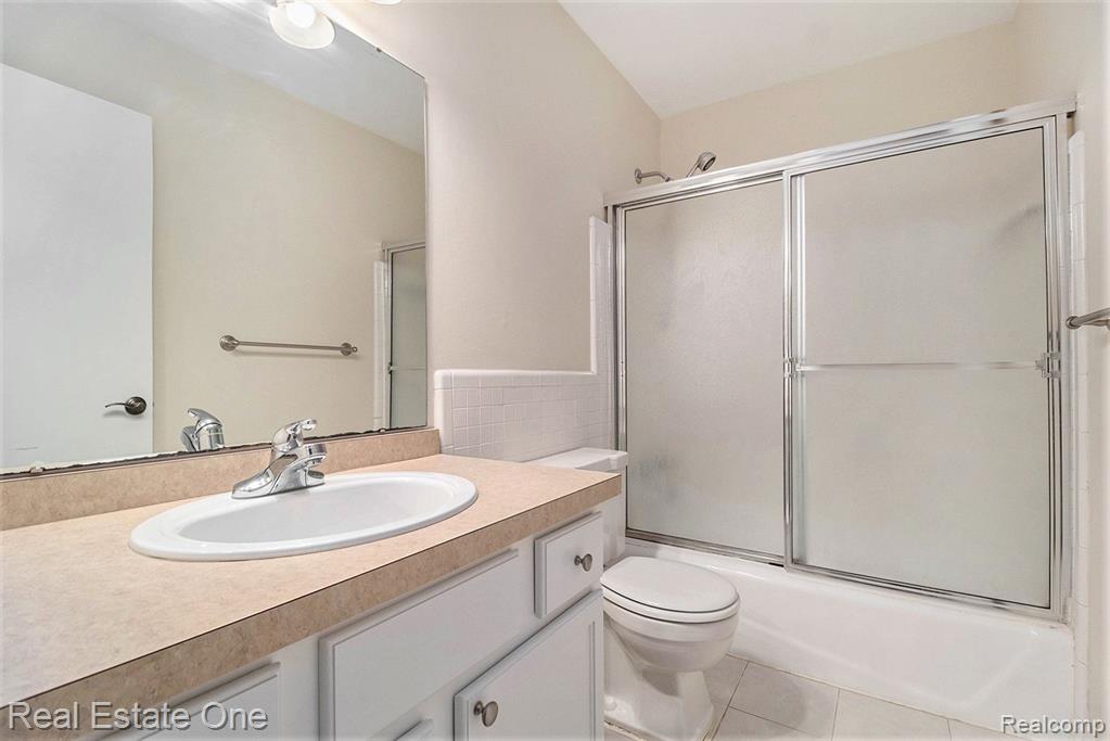 444 FOX HILLS Drive N, A-8, Bloomfield Hills, MI 48304 — Photo 14