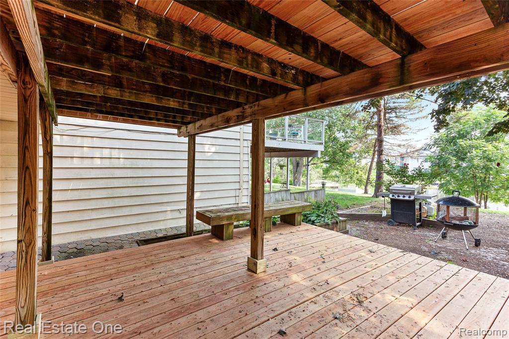 2509 Golden Shores Drive, Fenton, MI 48430 — Photo 34