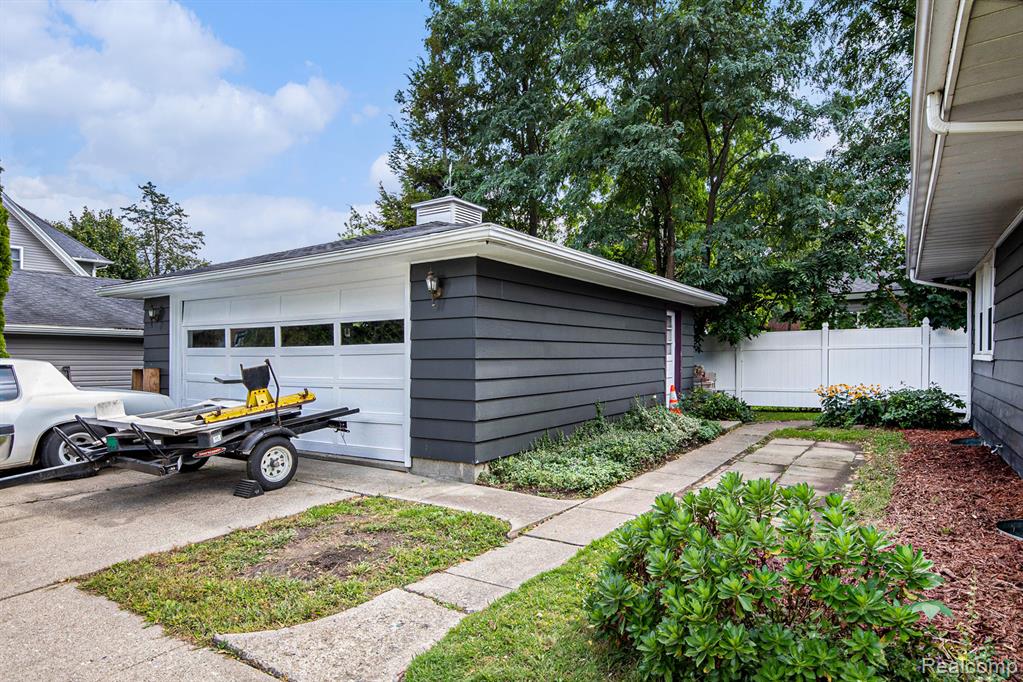 411 Jefferson Street, Fenton, MI 48430 — Photo 21