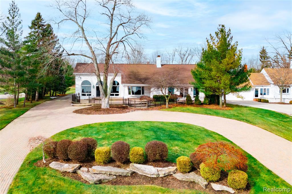 21774 East River Road, Grosse Ile, MI 48138 — front exterior
