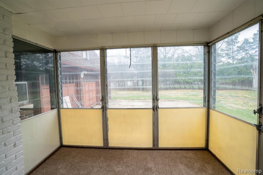 26470 Meadowood Court S, Lathrup Village, MI 48076 — Photo 6