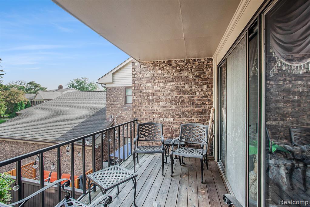 4408 Knightsbridge Lane, West Bloomfield, MI 48323 — Photo 13