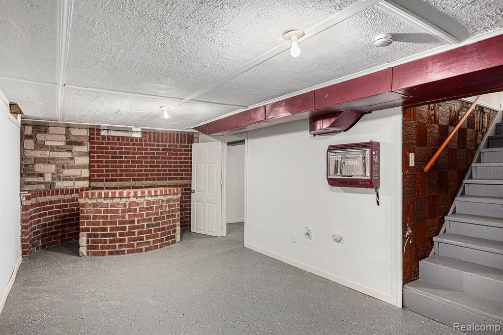 998 Dewey Street, Pontiac, MI 48340 — Photo 11