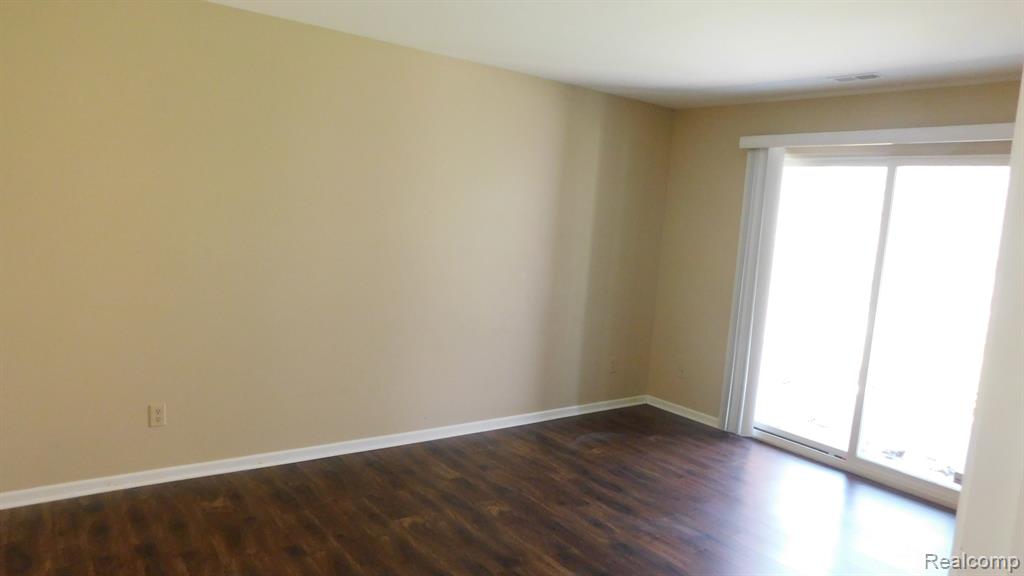 5204 PINE AIRES Drive, Sterling Heights, MI 48314 — Photo 10