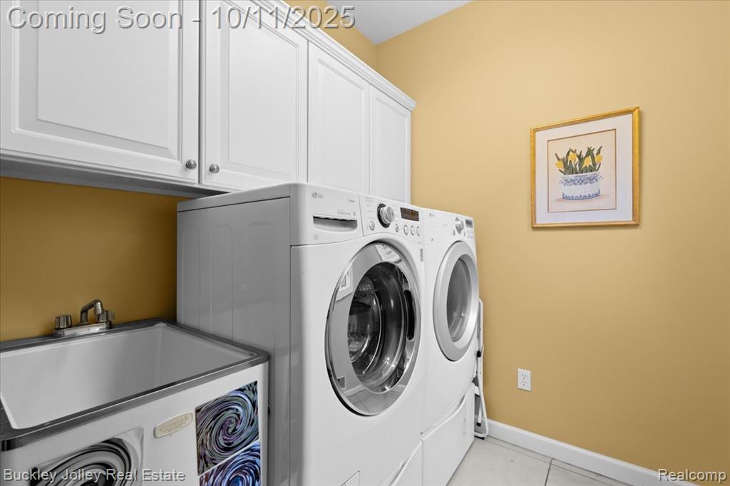 9430 Sheltering Oaks Drive, Brighton, MI 48114 — Photo 34