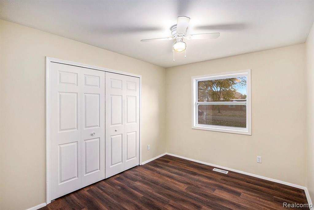 5111 Paro Drive, Flint, MI 48506 — Photo 10