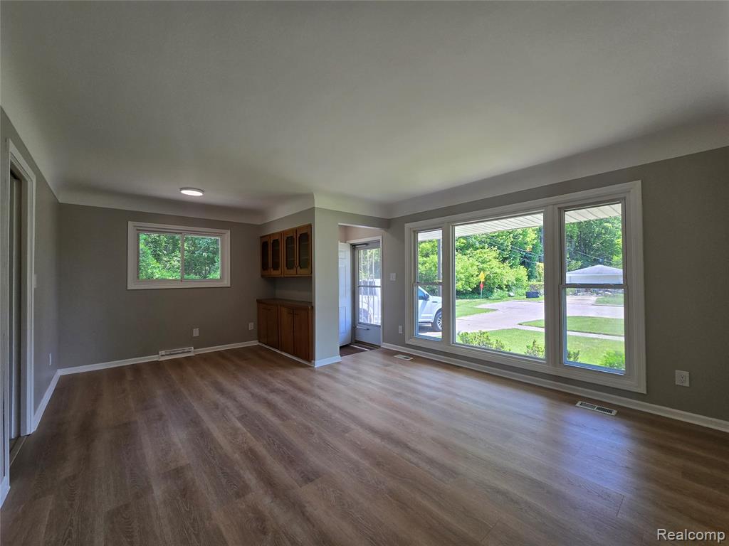 7621 N Wildwood Street, Westland, MI — Photo 4