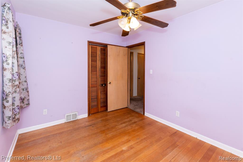 4565 UNIVERSAL Street, Dearborn Heights, MI 48125 — Photo 16