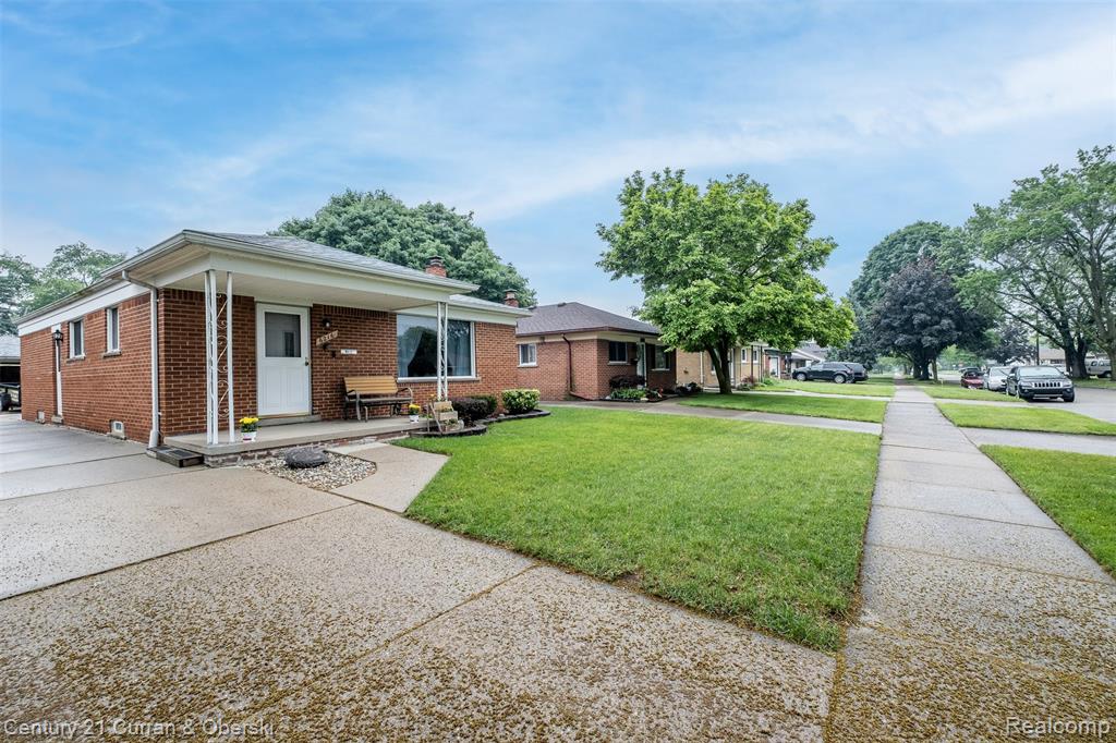6216 Kinmore Street, Dearborn Heights, MI 48127 — Photo 2