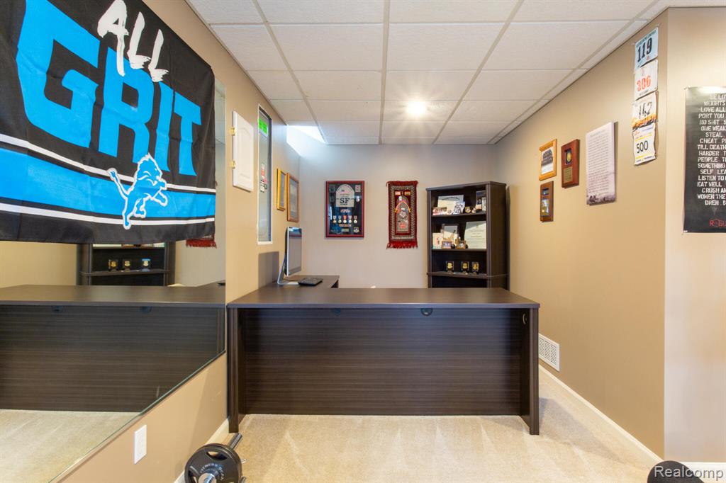 414 Roundview Drive, Rochester, MI 48307 — Photo 43
