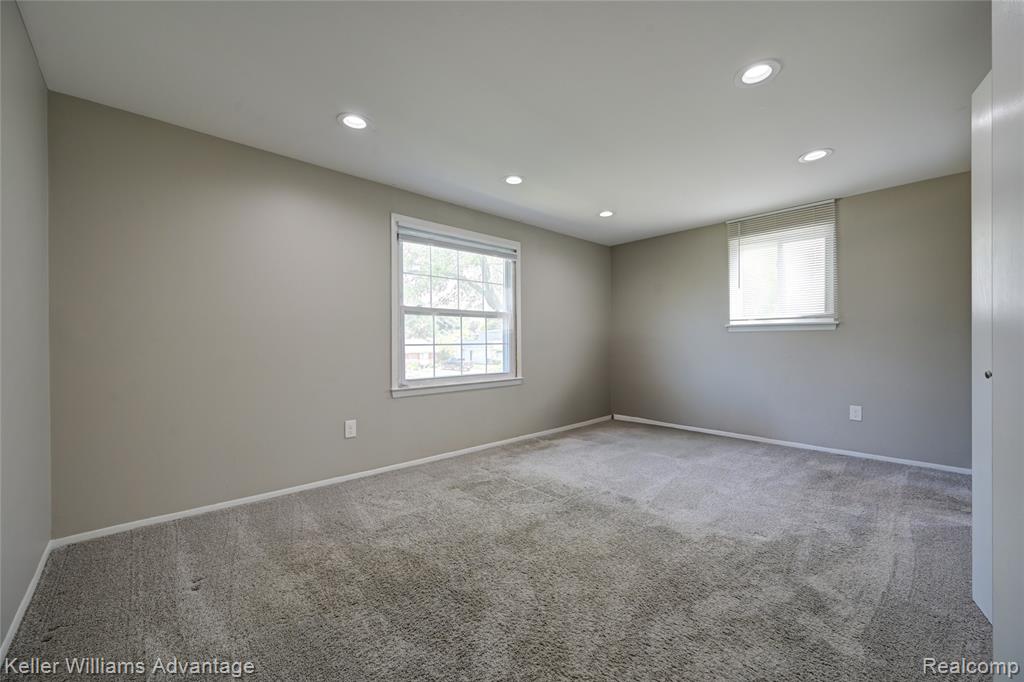 18467 Middlesex Avenue, Lathrup Village, MI 48076 — Photo 30