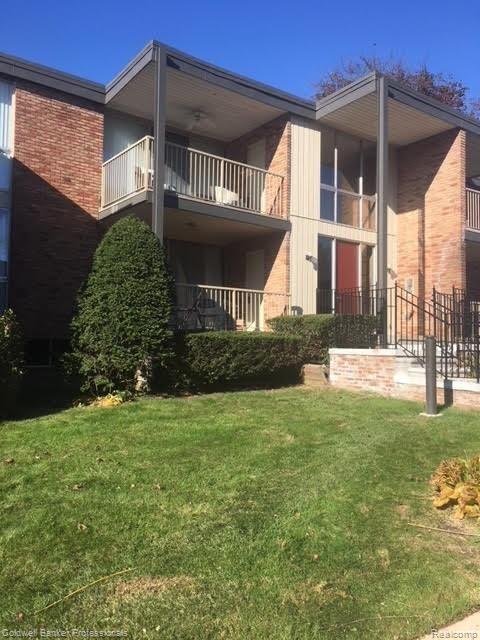 4043 W Maple Road, Bloomfield Hills, MI — front exterior