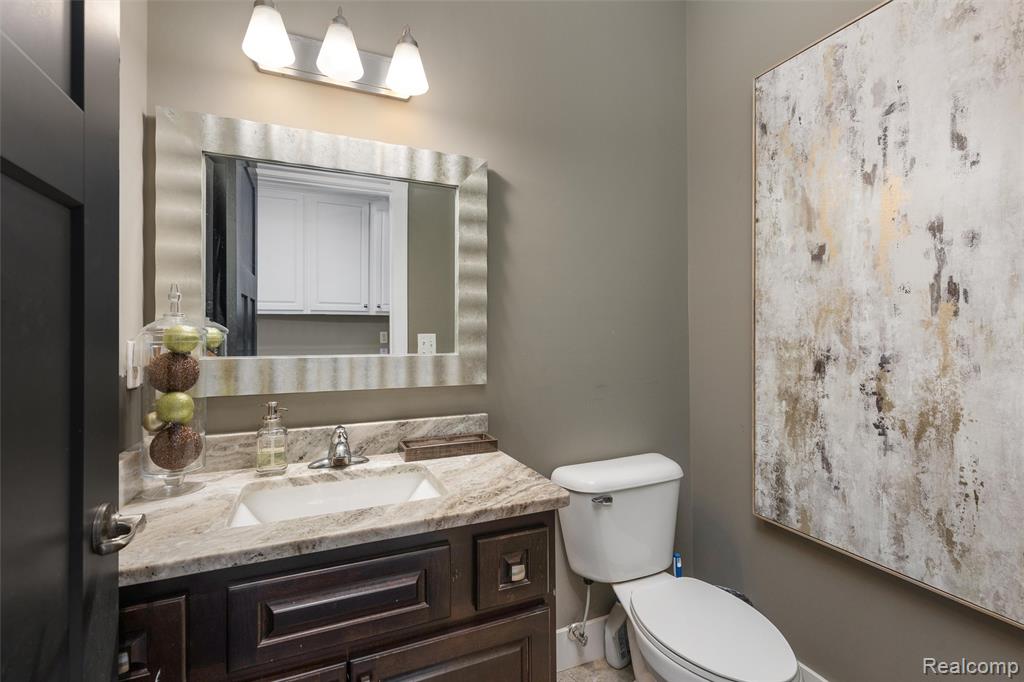 21924 E Majestic Drive, Macomb, MI 48044 — Photo 16