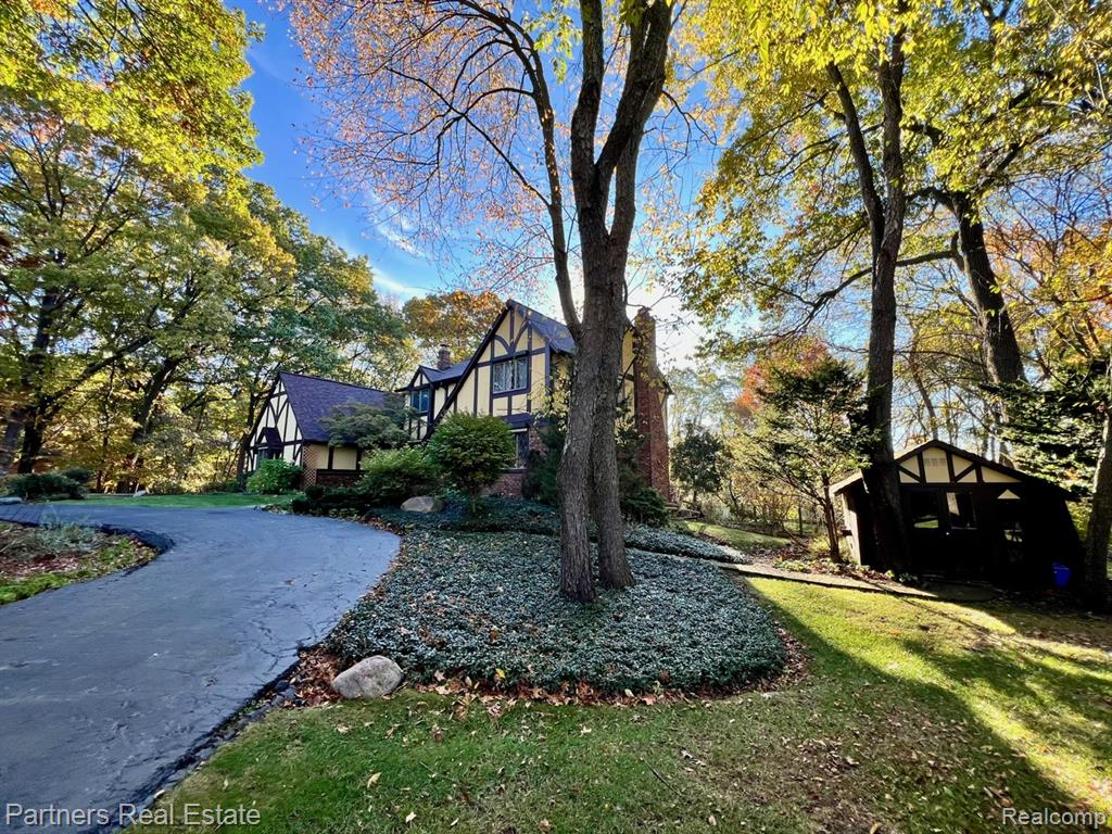 5618 Mountain Road, Brighton, MI 48116 — Photo 3