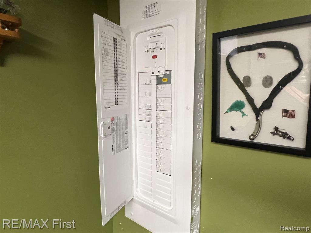 70 Knollwood Boulevard, Clawson, MI — Photo 22