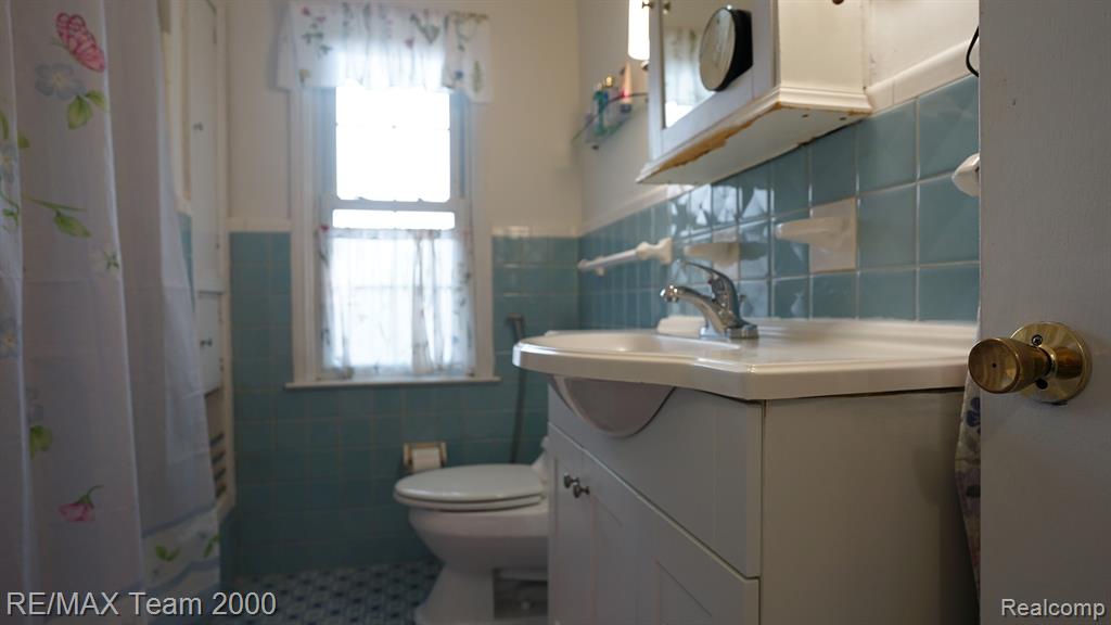 3 BOONE Lane, Dearborn, MI 48120 — Photo 32