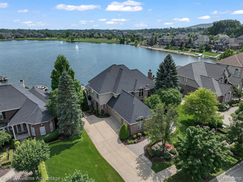18328 Clairmont Circle E, Northville, MI 48168 — Photo 4