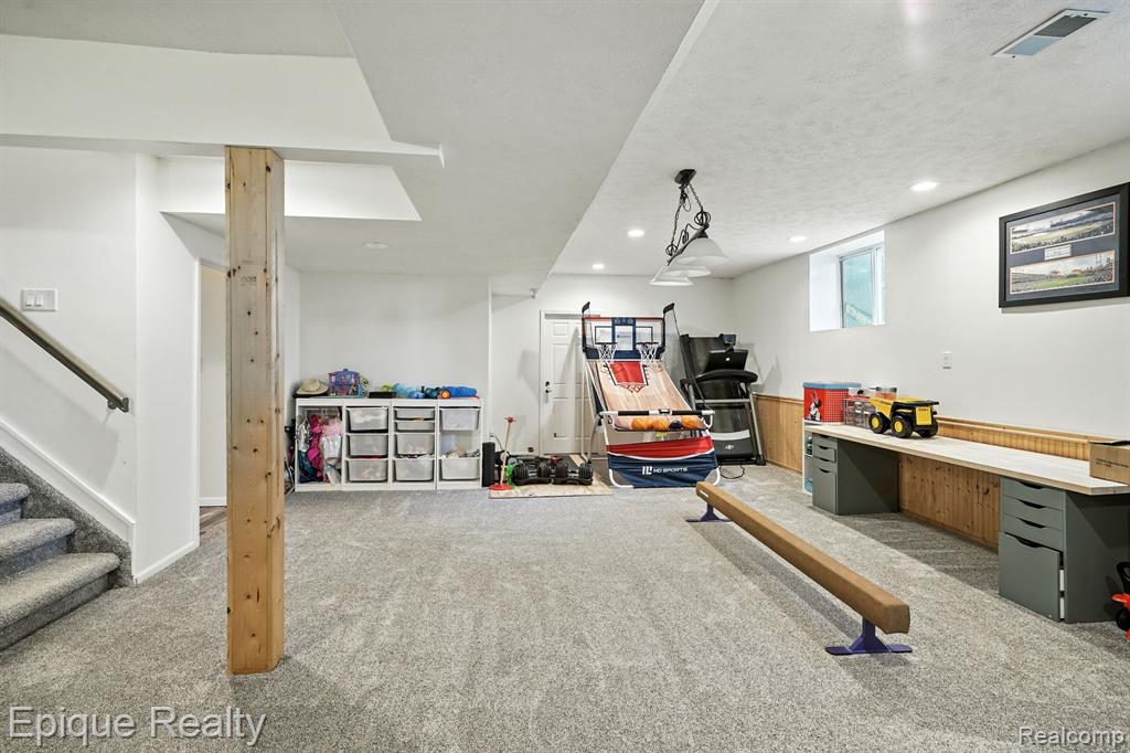 9446 Fair Oaks Drive, Goodrich Vlg, MI — Photo 25