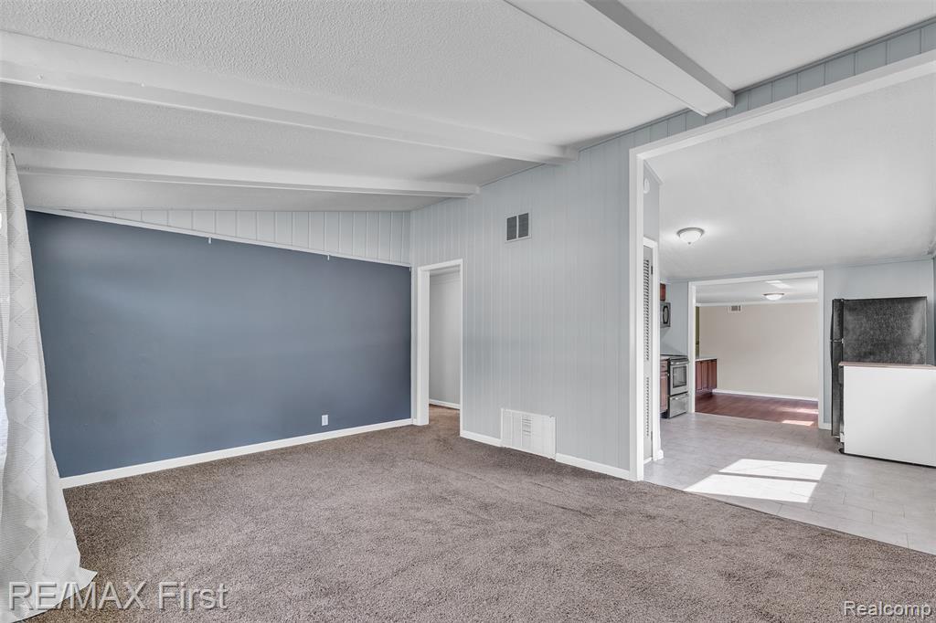 5052 Mary Sue Avenue, Clarkston, MI — Photo 4