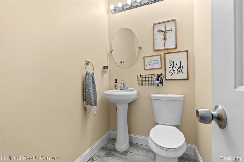 205 Lakeview Street, Holly, MI 48442 — Photo 13