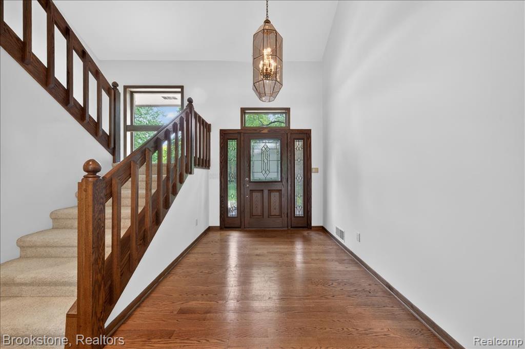 2610 Vanel Court, West Bloomfield, MI 48324 — Photo 7
