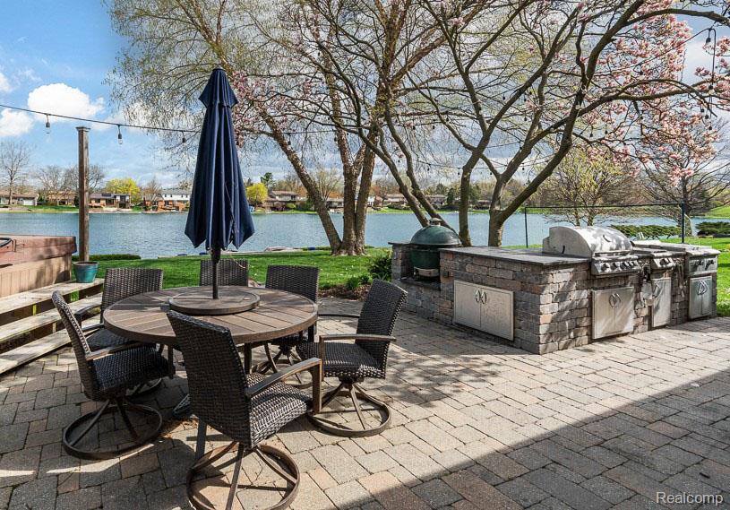 1847 Lyster Lane, Troy, MI 48085 — Photo 4