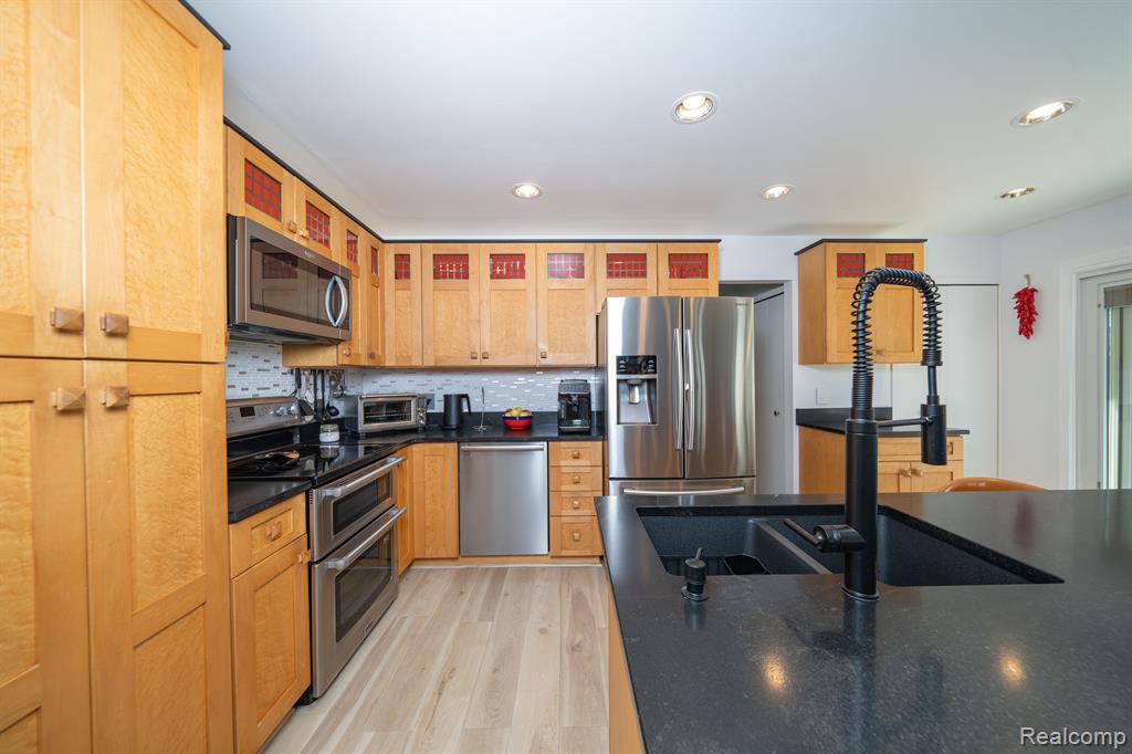 24729 SARAH FLYNN, Novi, MI — Photo 47