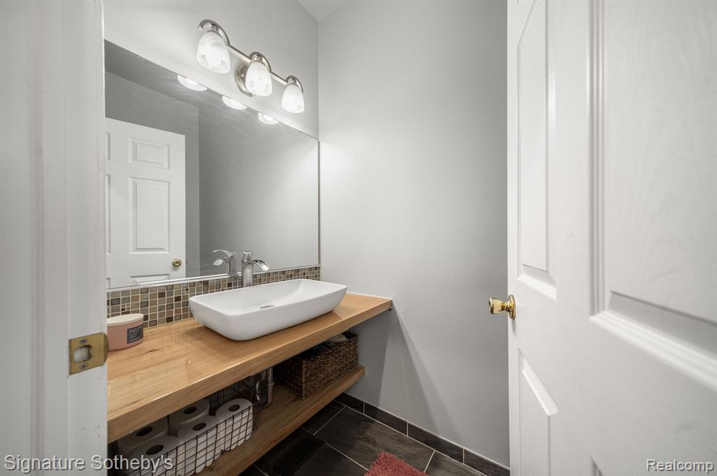 54647 AURORA Park, Shelby Twp, MI 48316 — Photo 9