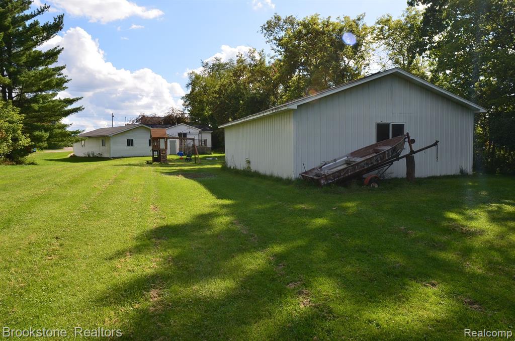 10083 HEGEL Road, Goodrich Vlg, MI — Photo 14