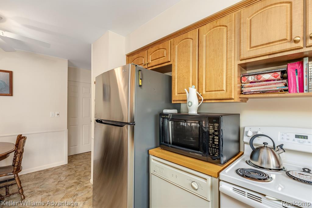 44284 SUFFOLK, Canton, MI 48187 — Photo 14