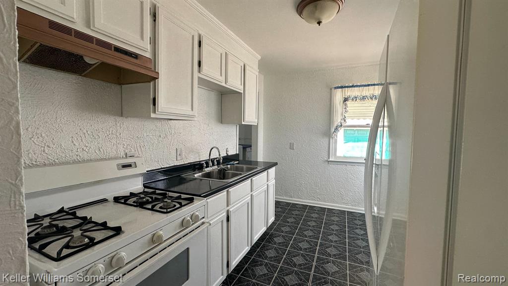 7551 STUDEBAKER Avenue, Warren, MI 48091 — Photo 12