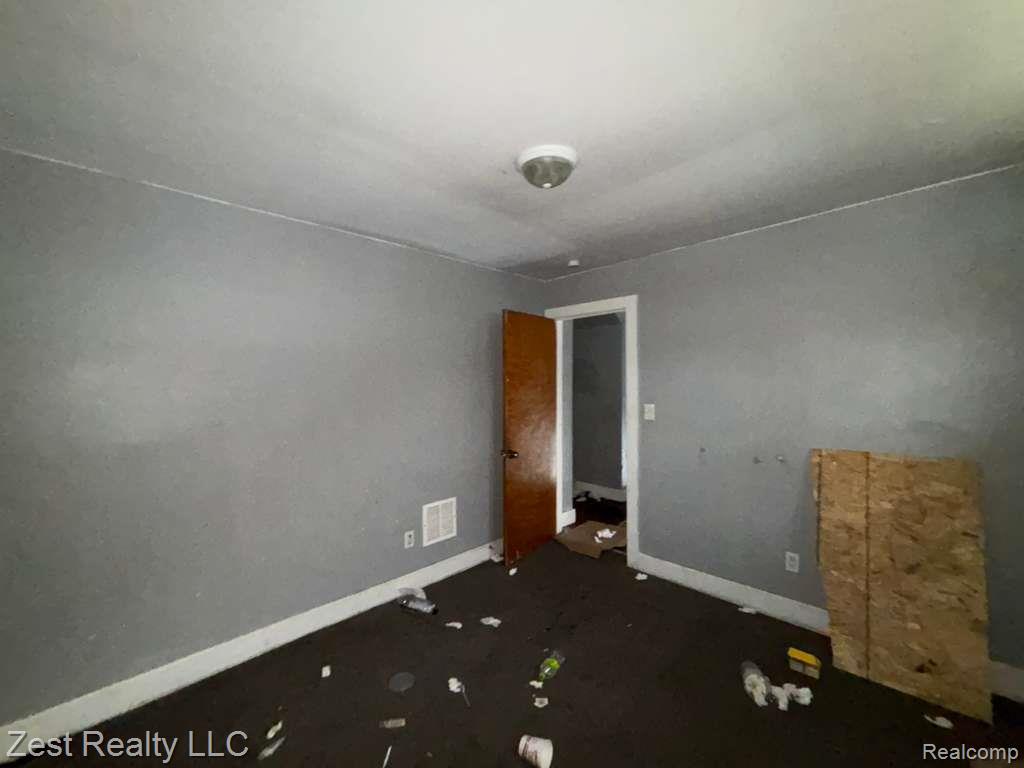 9206 PINEHURST Street, Detroit, MI 48204 — Photo 18