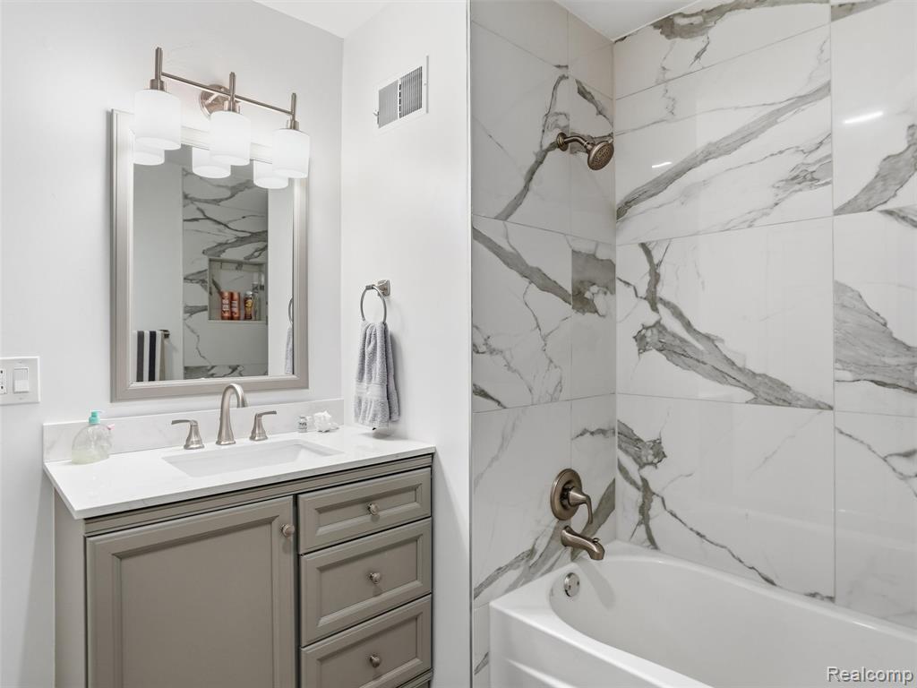 102 Lac Sainte Claire Drive, Saint Clair Shores, MI 48082 — Photo 45