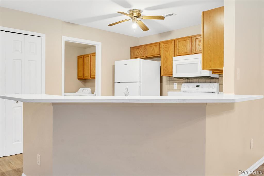 8208 Chesapeake Circle, Walled Lake, MI 48390 — Photo 18