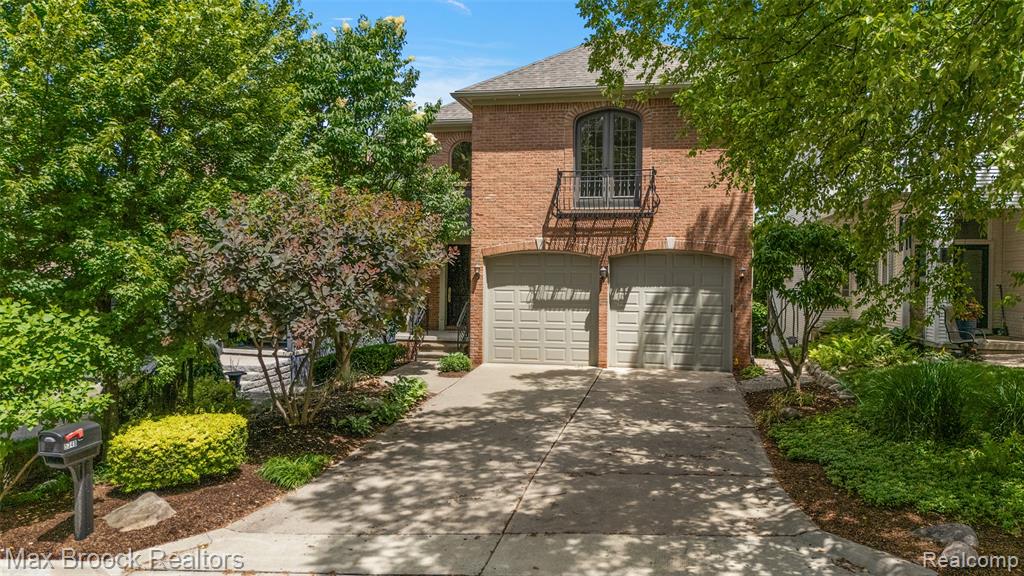 5348 Sunnycrest Drive, West Bloomfield, MI 48323 — front exterior