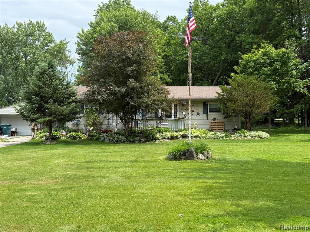 1927 New Rochelle Drive, Lapeer, MI 48446