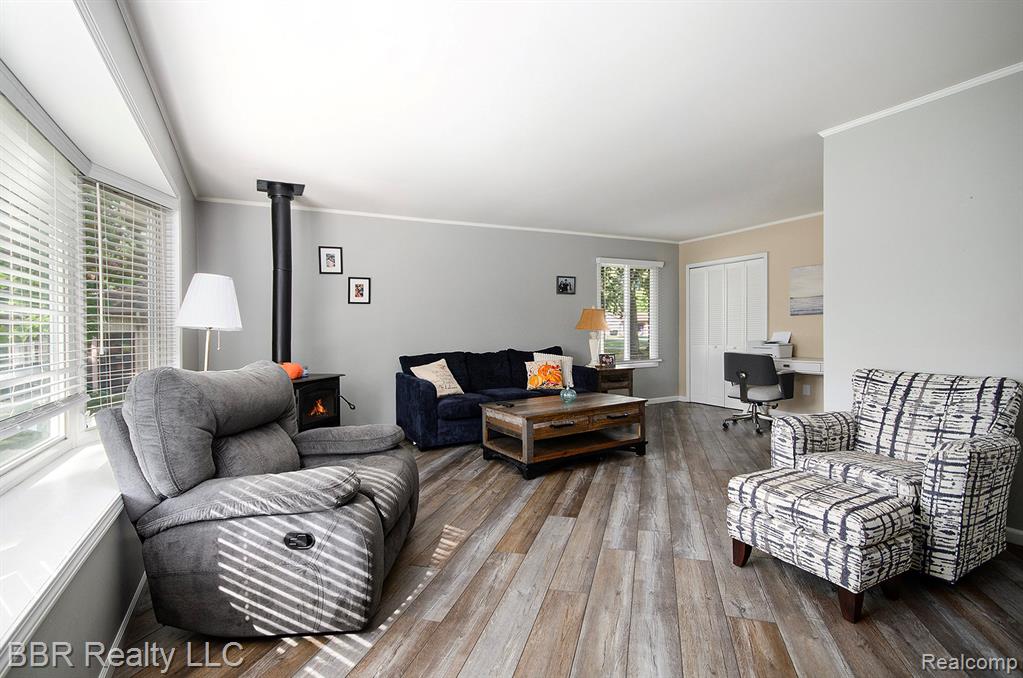 9157 Dallas Drive, Grosse Ile, MI 48138 — Photo 2